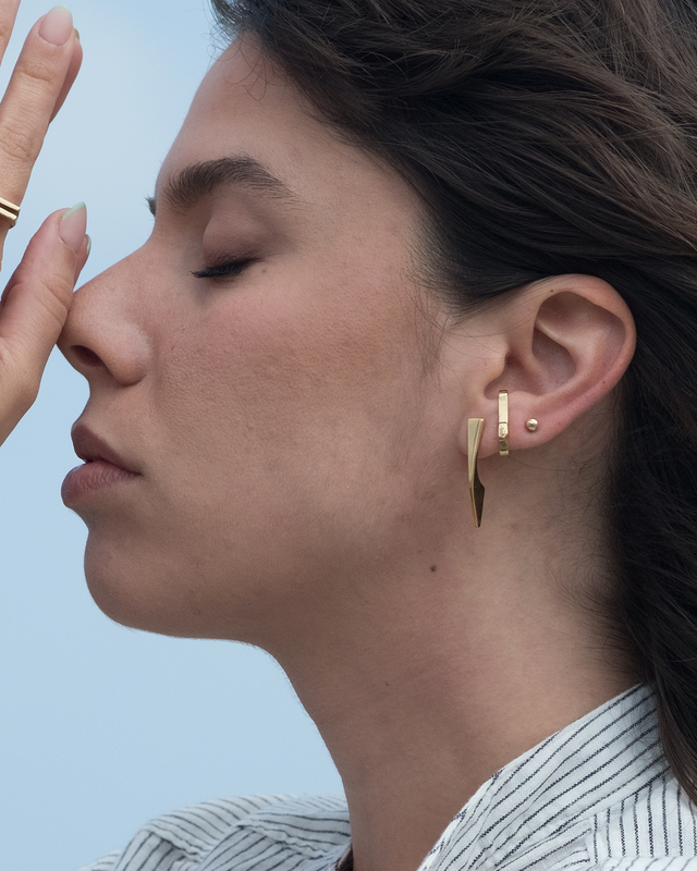 עגיל נקודה זהב 14K