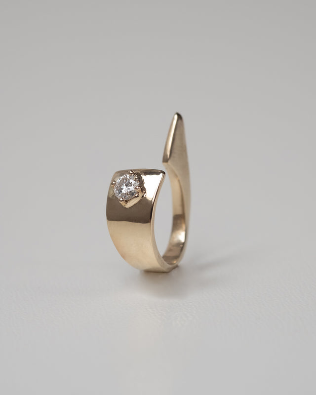 Flipper 14K Gold Diamond Ring