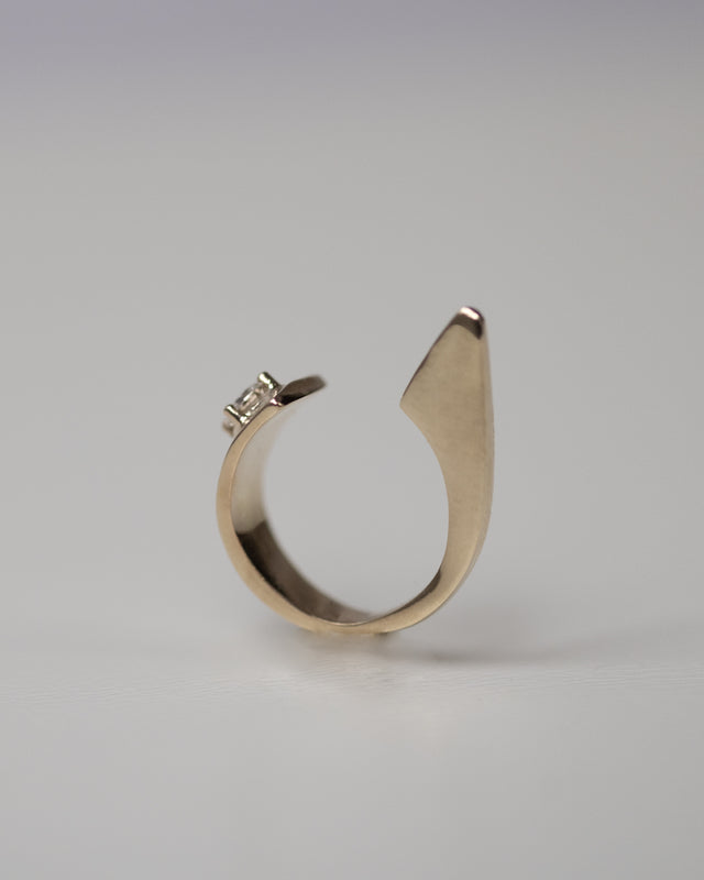 Flipper 14K Gold Diamond Ring