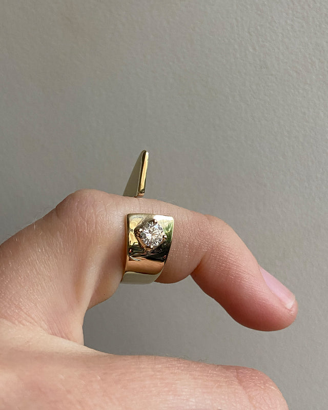 Flipper 14K Gold Diamond Ring